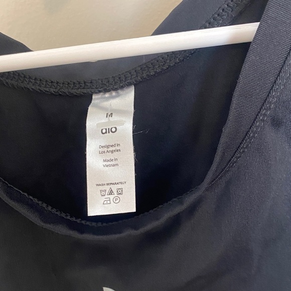 Alo Yoga Black Crewneck Sleeveless Tank Top Crop Top Size M - Picture 4 of 4